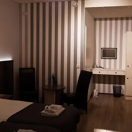 Wijkerhaven Hotel