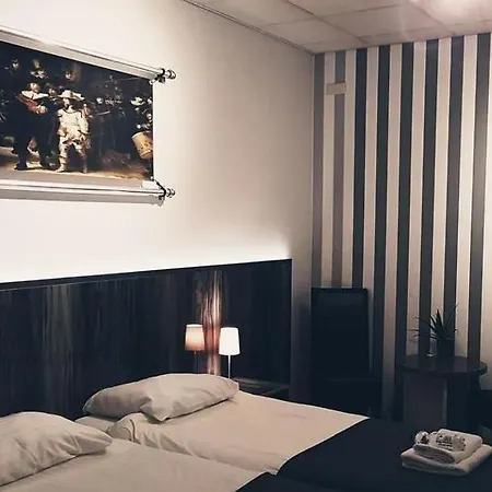 Hotel Wijkerhaven 3*